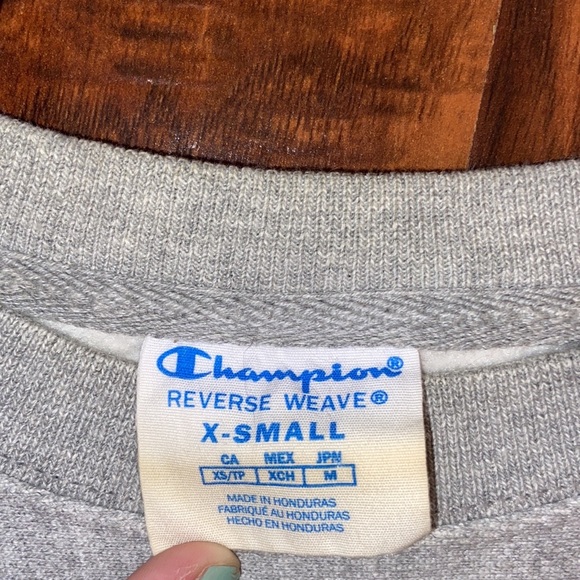 Light grey Champion crewneck, size XS - Picture 3 of 3
